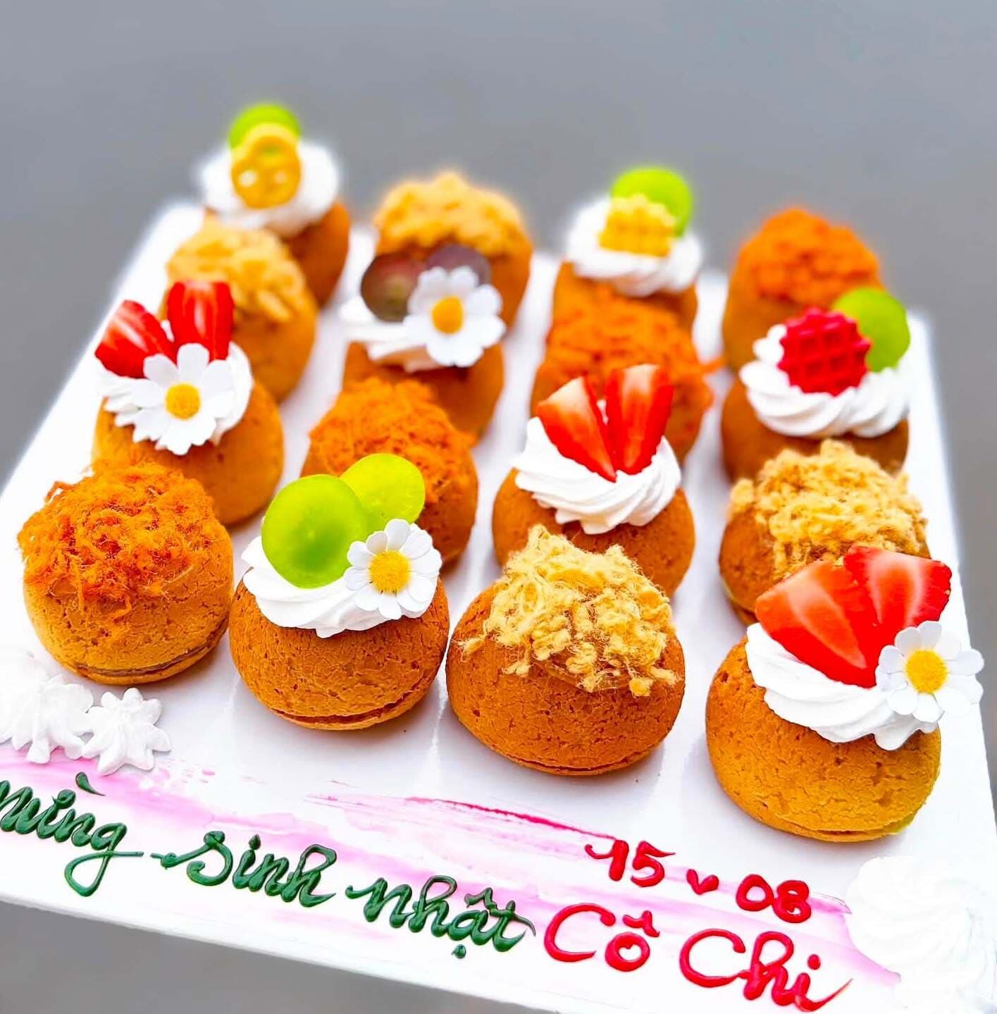 Bánh Sinh Nhật Su Sing trang trí Trái Cây - Dăm Bông